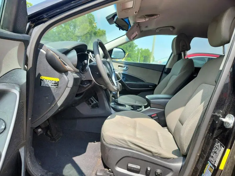 2018 HYUNDAI SANTA FE SE  