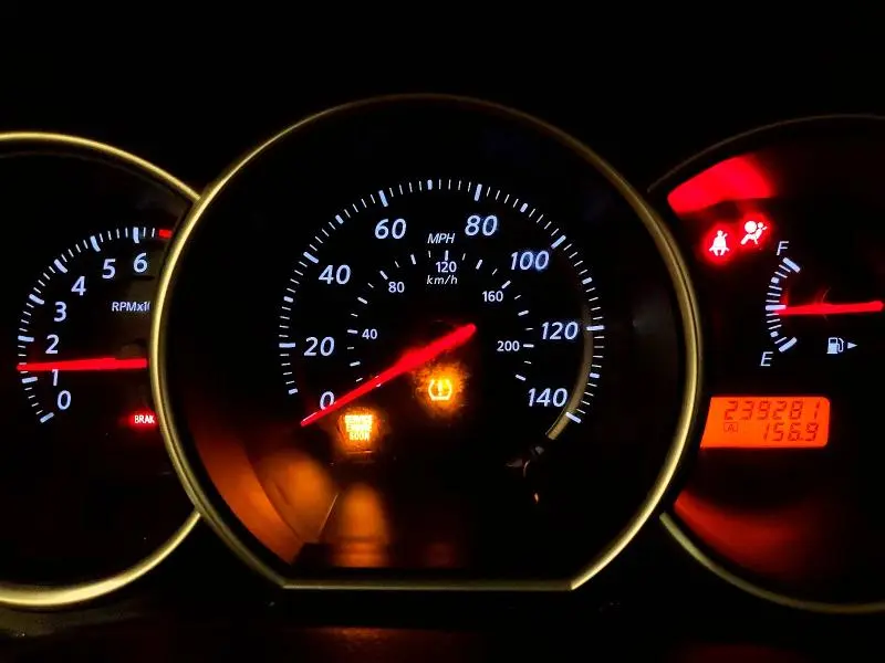 2011 NISSAN VERSA 1.8 S  