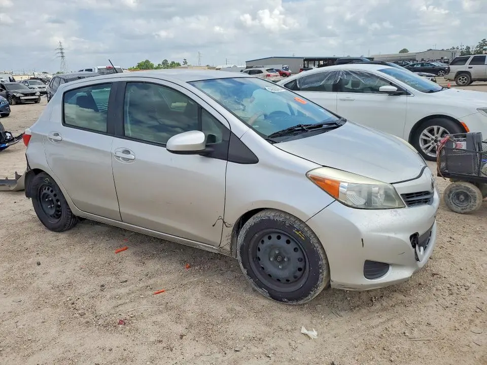 2012 TOYOTA YARIS 5-DOOR LE  