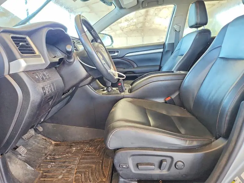 2017 TOYOTA HIGHLANDER XLE  