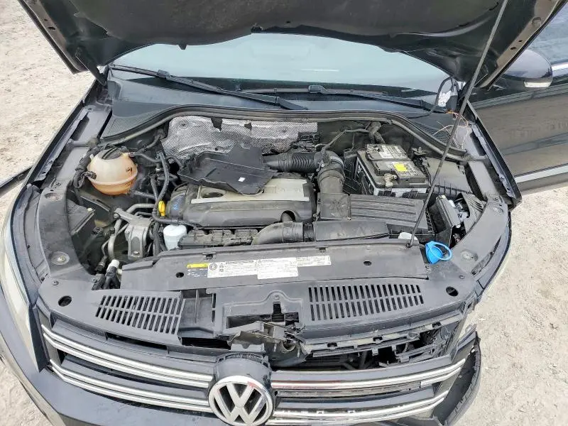 2017 VOLKSWAGEN TIGUAN   