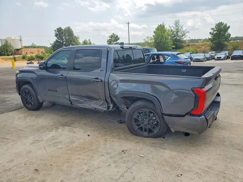 2025 TOYOTA TUNDRA SR5  