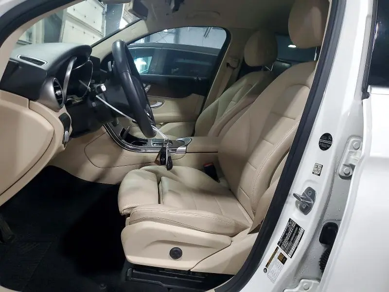 2020 MERCEDES-BENZ GLC 300  