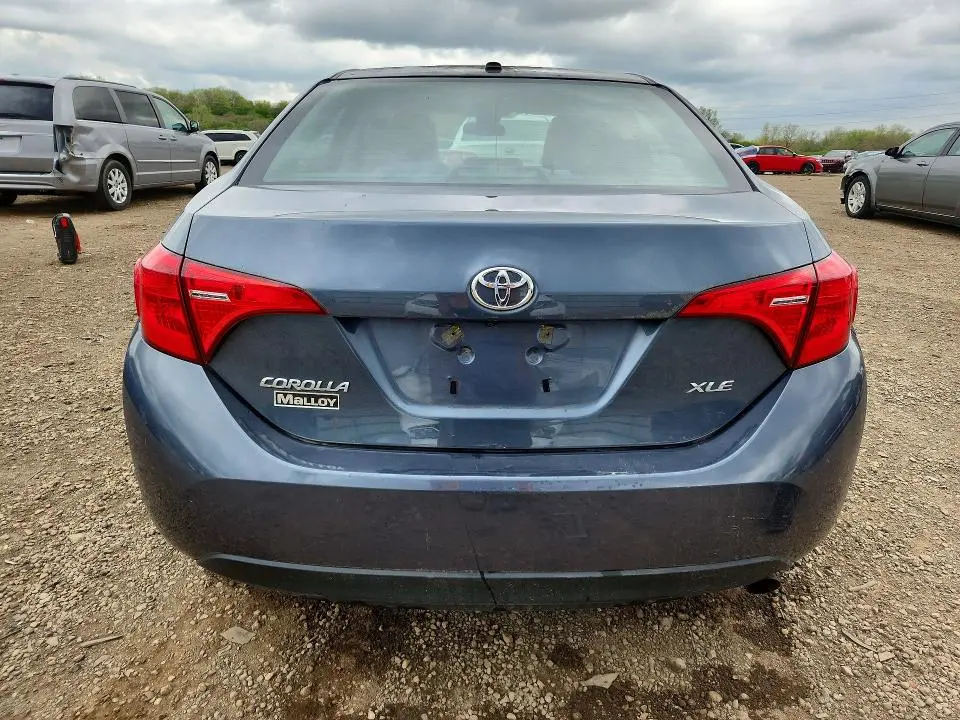 2018 TOYOTA COROLLA XLE  