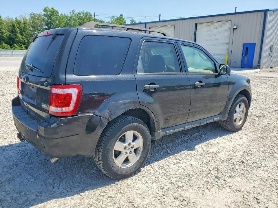 2011 FORD ESCAPE XLT  