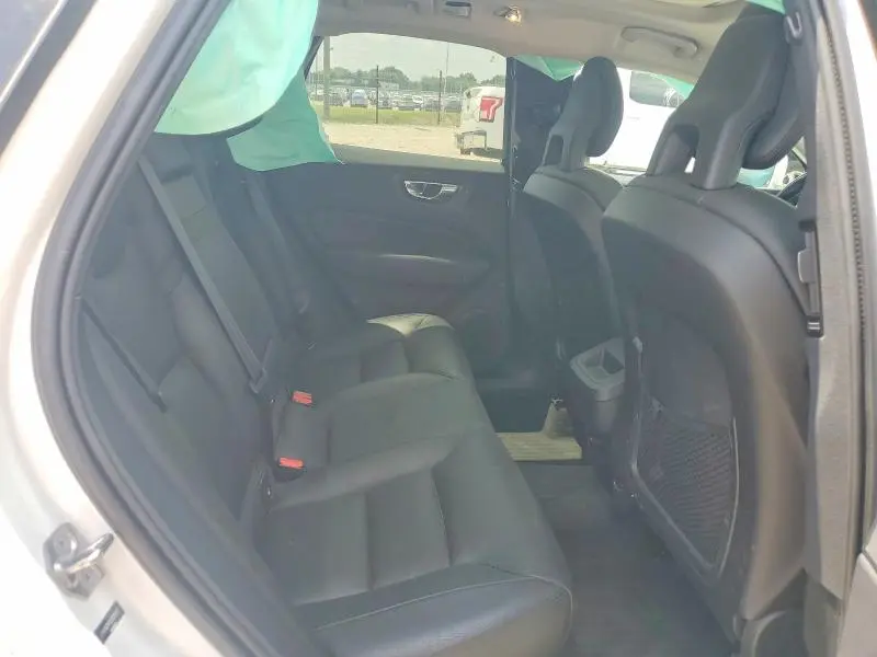 2018 VOLVO XC60 T5  