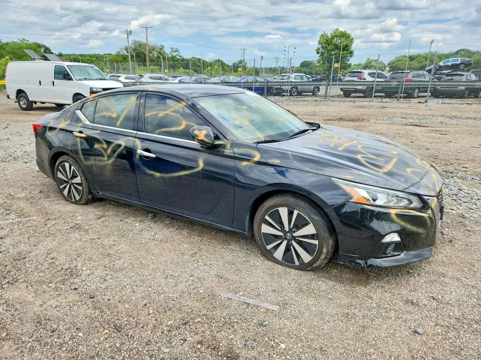 2019 NISSAN ALTIMA SL  
