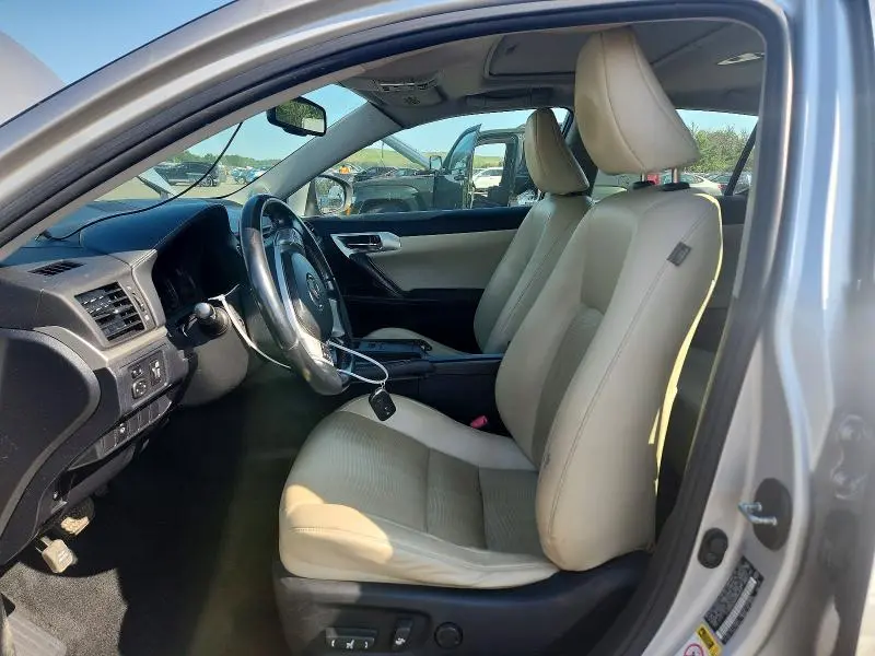 2011 LEXUS CT 200  