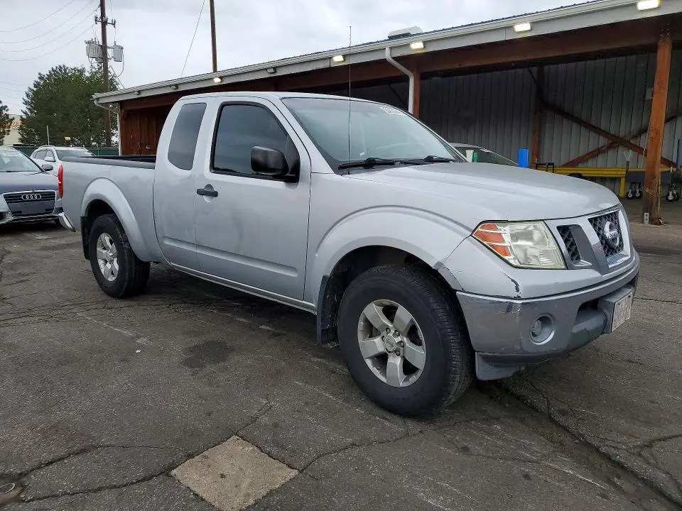 2010 NISSAN FRONTIER SE V6  