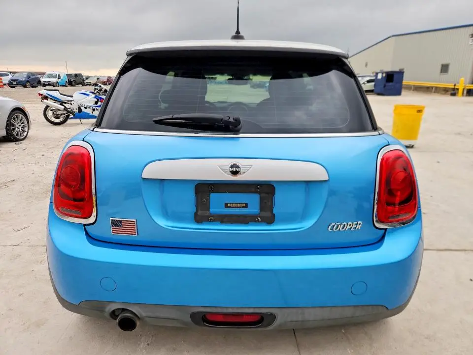 2015 MINI COOPER   