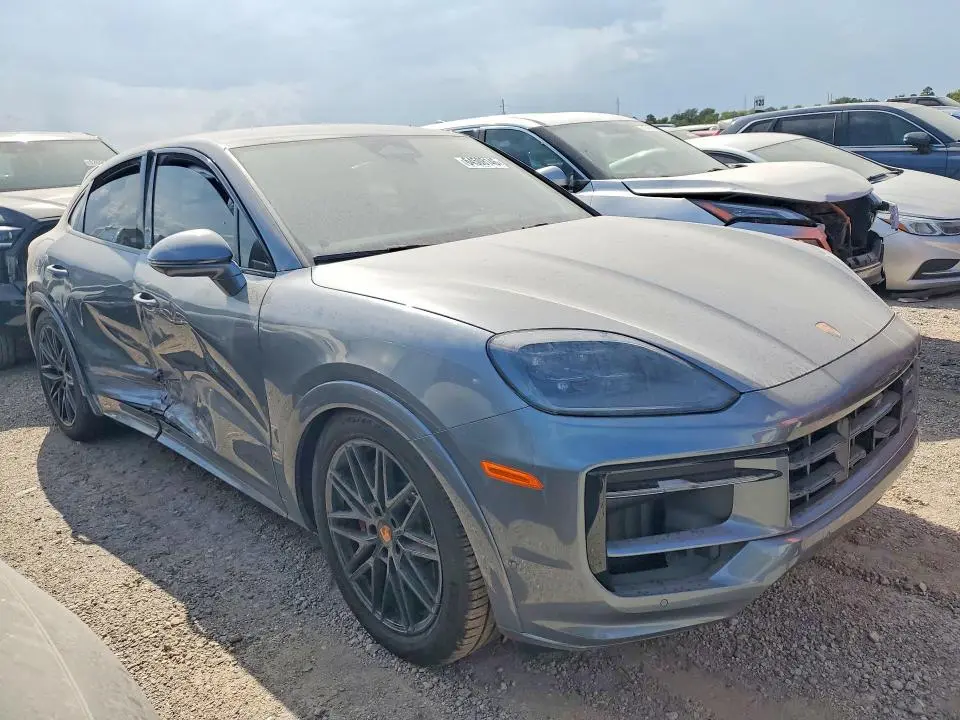 2026 PORSCHE CAYENNE GTS COUPE  