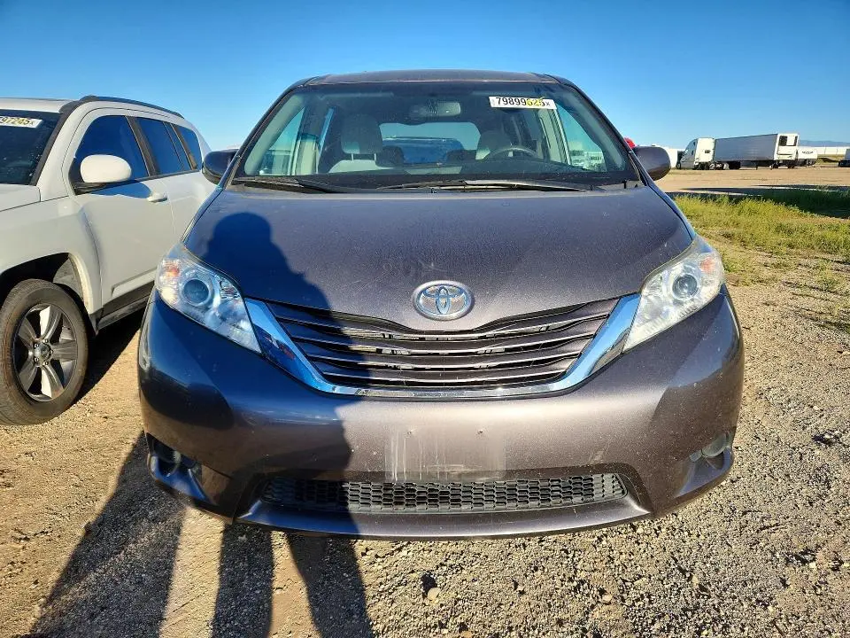 2017 TOYOTA SIENNA LE 8-PASSENGER  