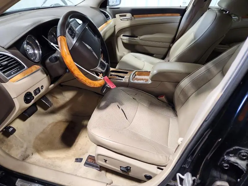 2012 CHRYSLER 300C   
