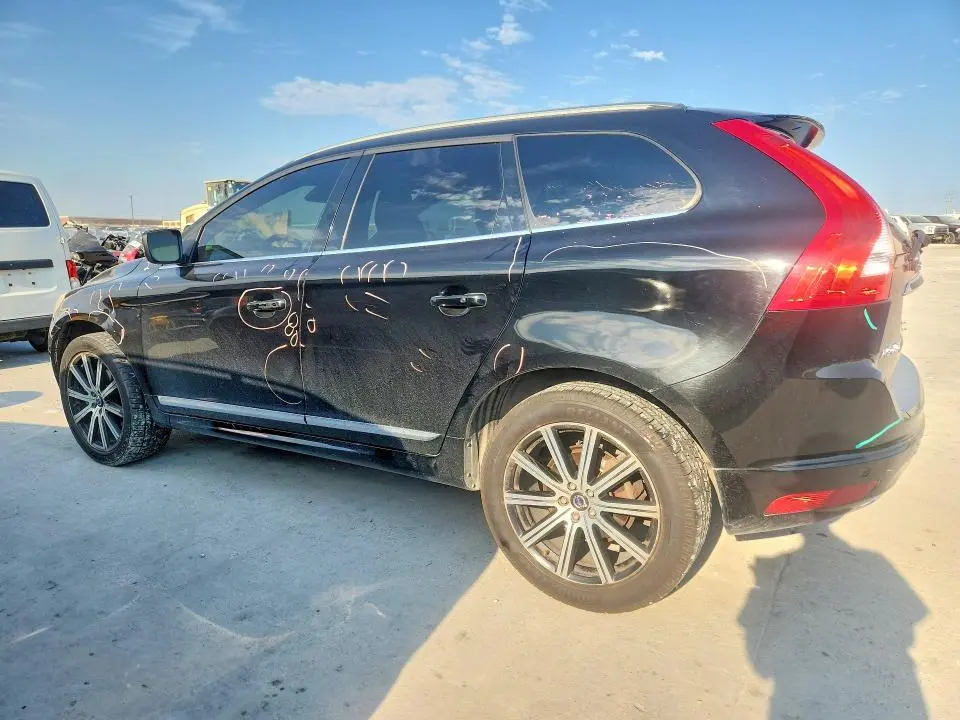 2015 VOLVO XC60 T5 PLATINUM  