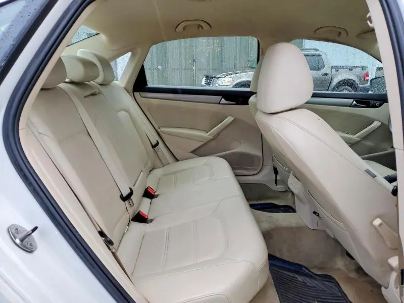 2014 VOLKSWAGEN PASSAT S  