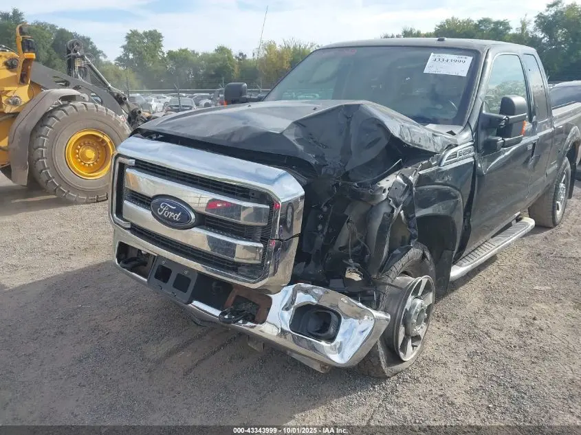 2012 FORD F-250 LARIAT