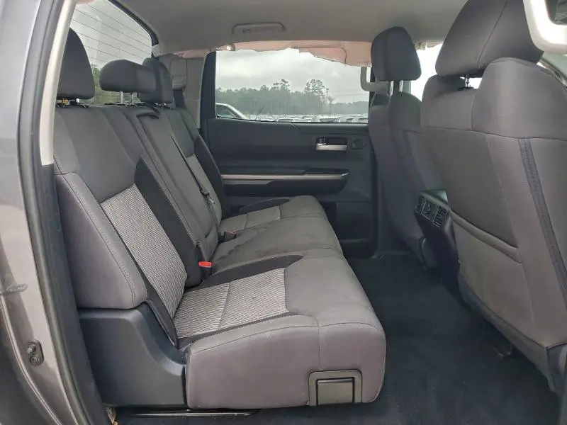 2017 TOYOTA TUNDRA SR5  