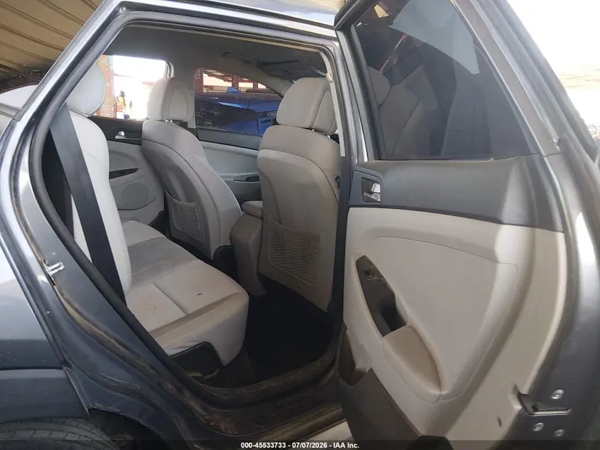 2018 HYUNDAI TUCSON SE