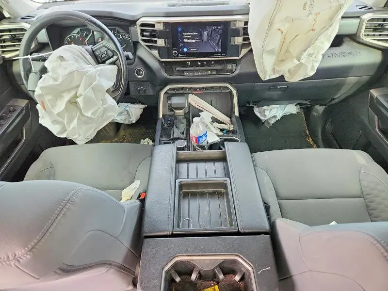 2023 TOYOTA TUNDRA SR5  