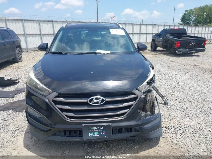 2016 HYUNDAI TUCSON SE