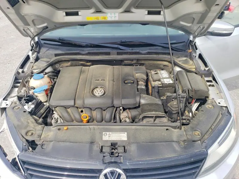 2011 VOLKSWAGEN JETTA SE  