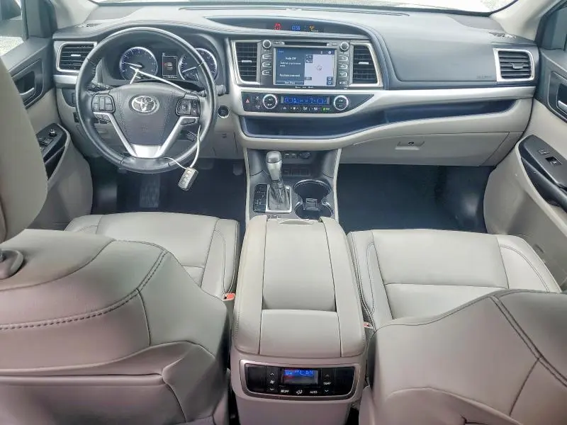 2019 TOYOTA HIGHLANDER XLE  