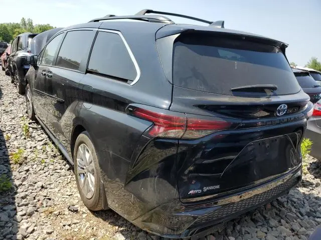 2021 TOYOTA SIENNA XSE  