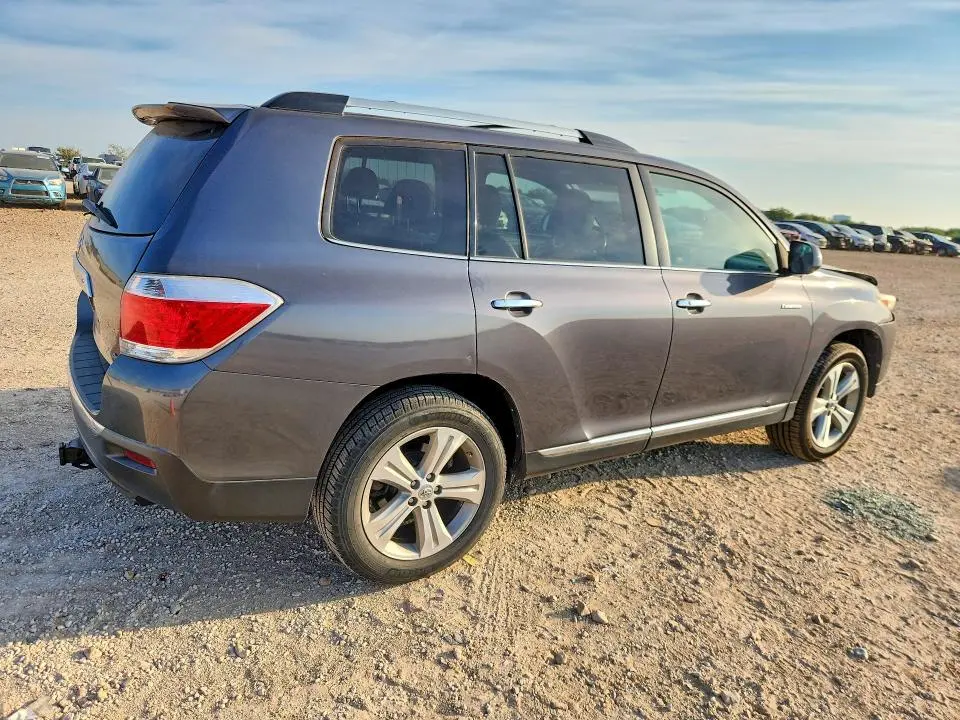 2013 TOYOTA HIGHLANDER LIMITED  