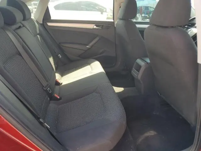 2016 VOLKSWAGEN PASSAT S  