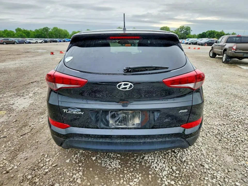 2018 HYUNDAI TUCSON SE  
