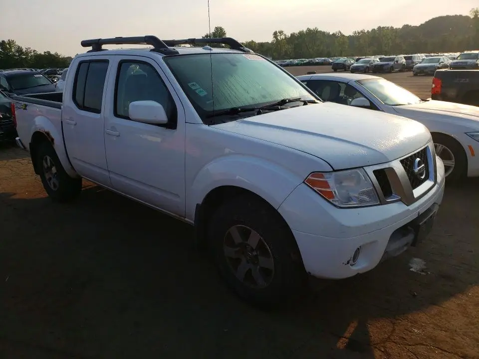 2013 NISSAN FRONTIER S  