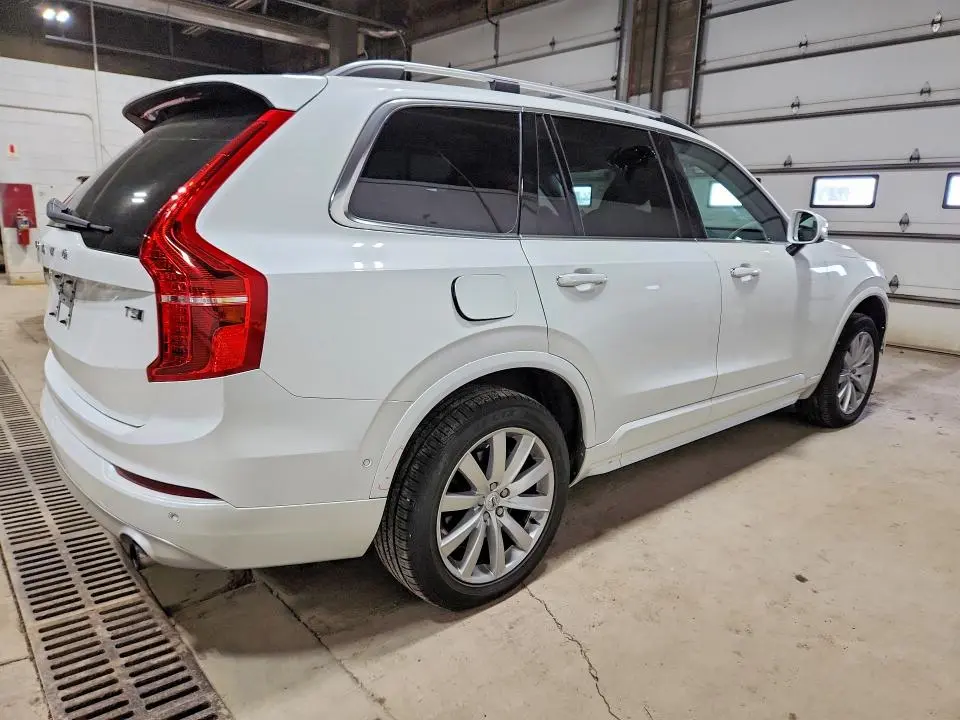 2018 VOLVO XC90 T5  