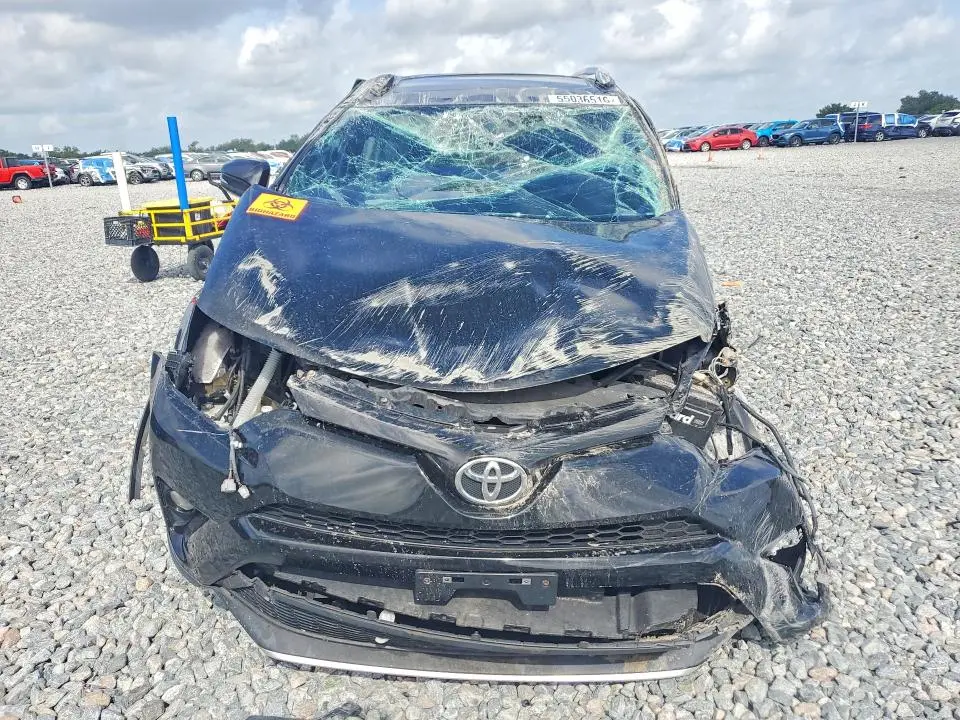 2016 TOYOTA RAV4 SE  