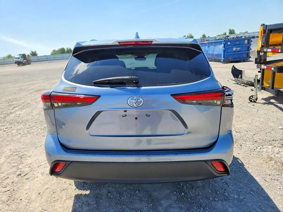 2021 TOYOTA HIGHLANDER XLE  