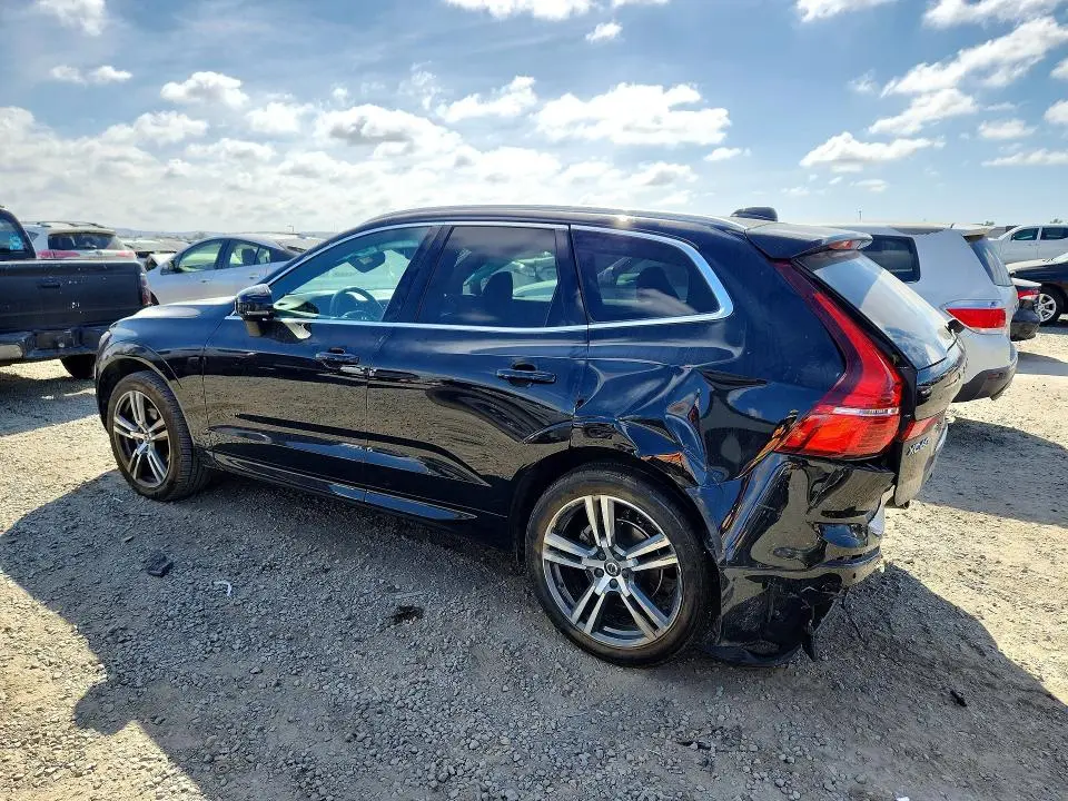 2021 VOLVO XC60 T5 MOMENTUM  