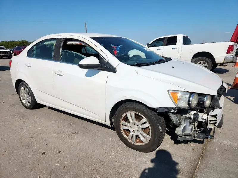 2016 CHEVROLET SONIC LT  