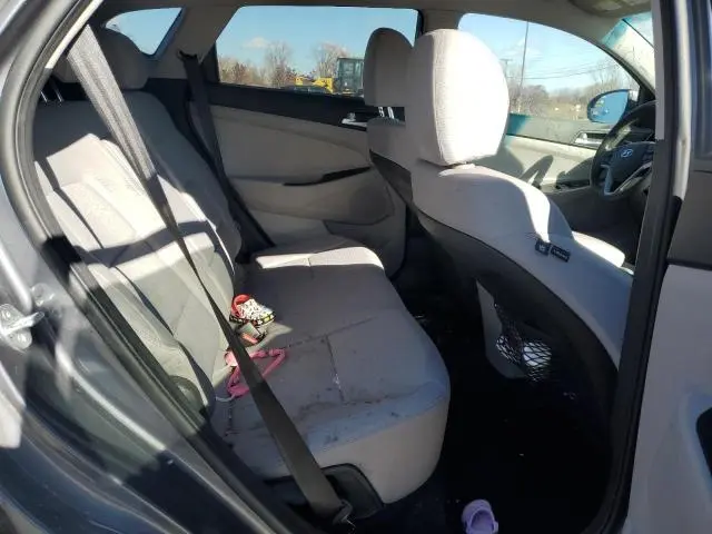 2021 HYUNDAI TUCSON SE  