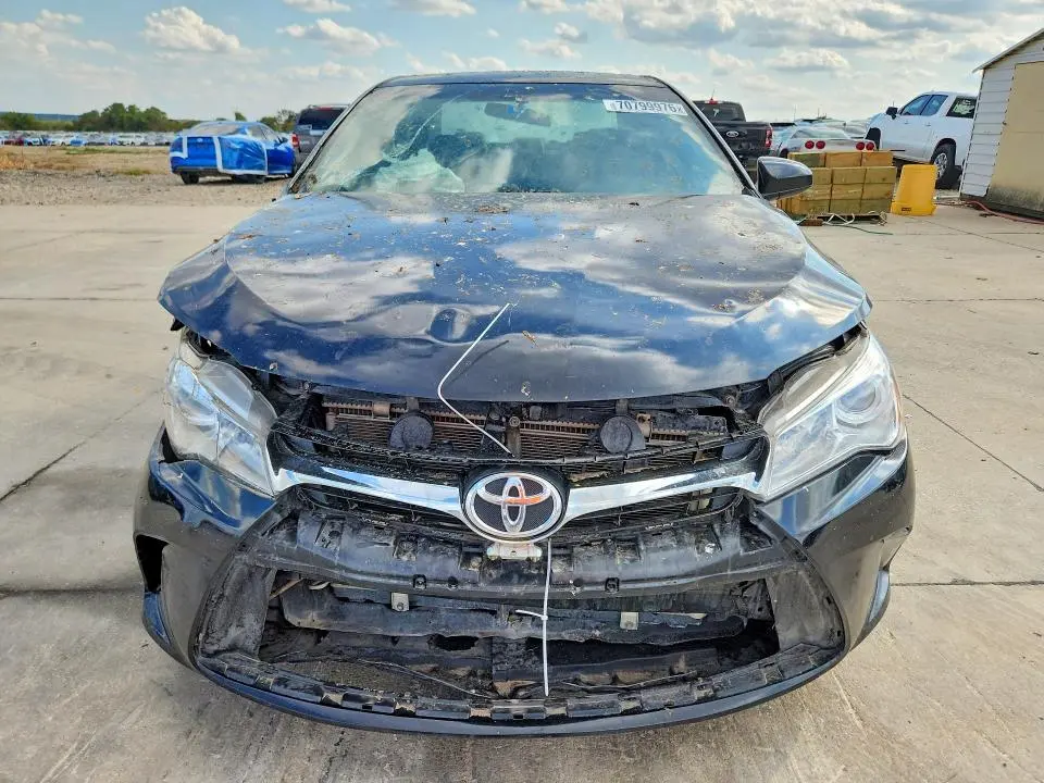 2017 TOYOTA CAMRY SE  