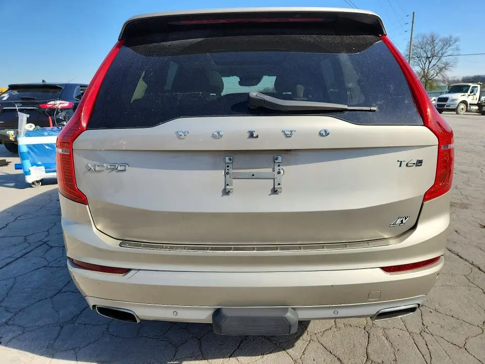 2016 VOLVO XC90 T6  