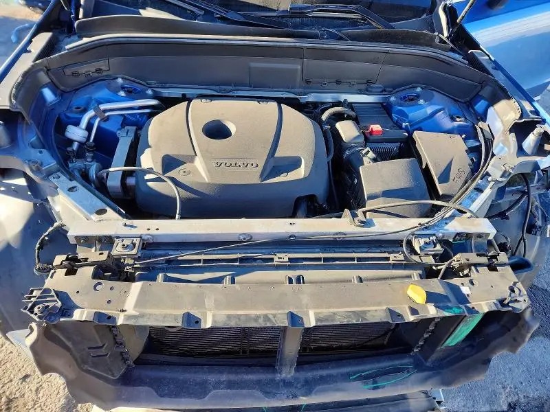 2017 VOLVO XC90 T6  