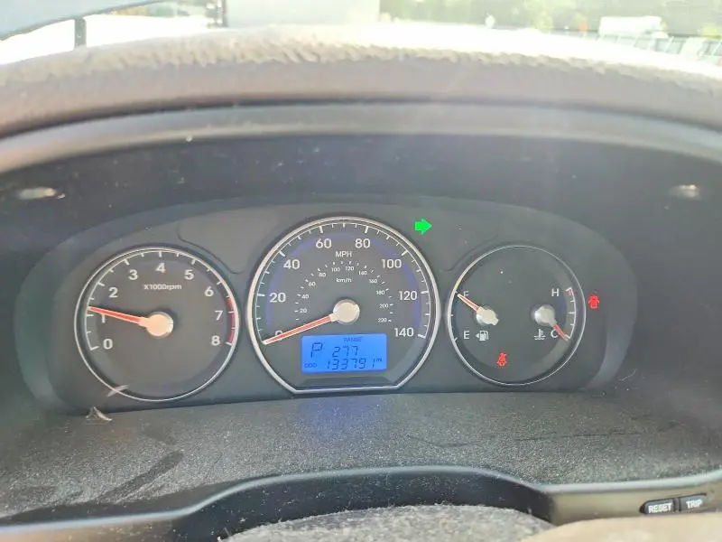 2011 HYUNDAI SANTA FE GLS  