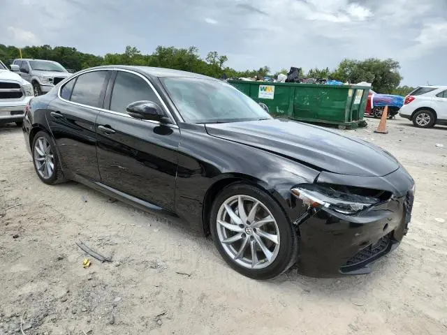 2017 ALFA ROMEO GIULIA   