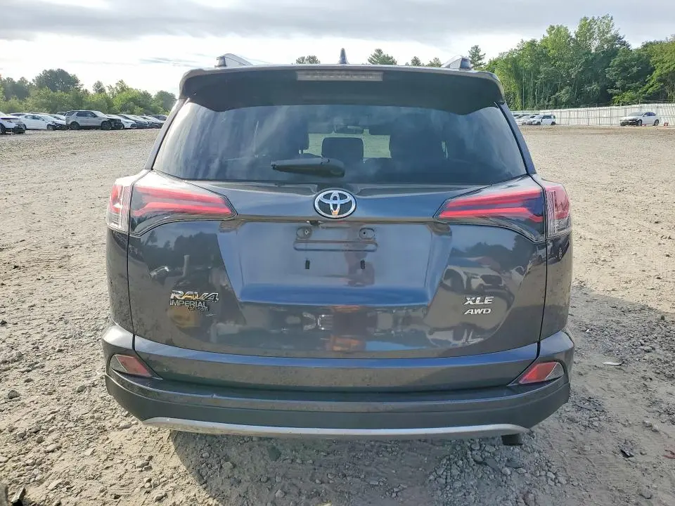 2018 TOYOTA RAV4 XLE  