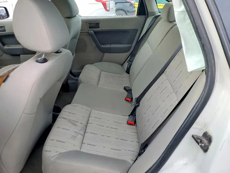 2011 FORD FOCUS SE  