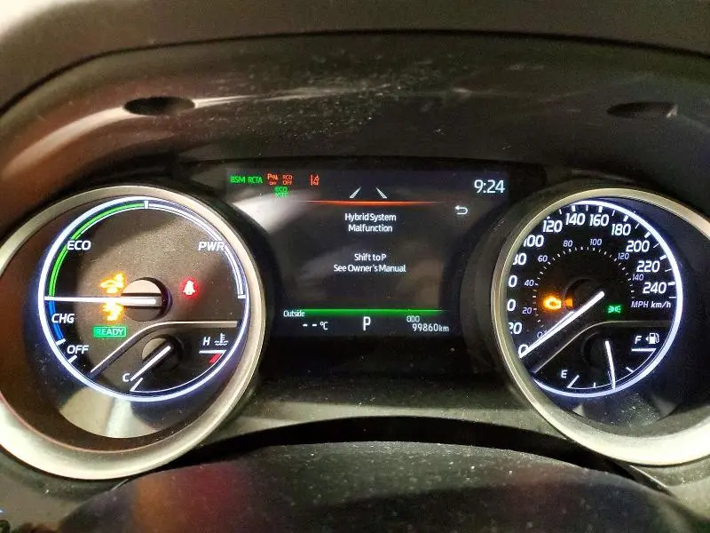 2022 TOYOTA CAMRY XLE  