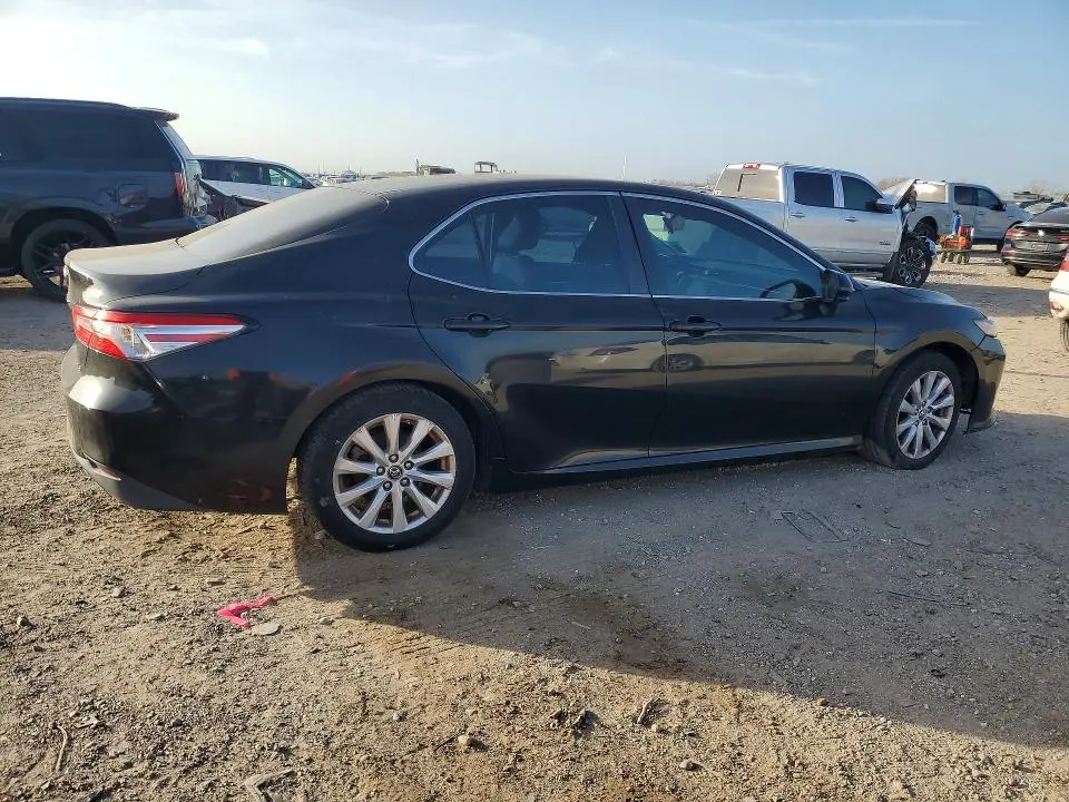 2018 TOYOTA CAMRY LE  
