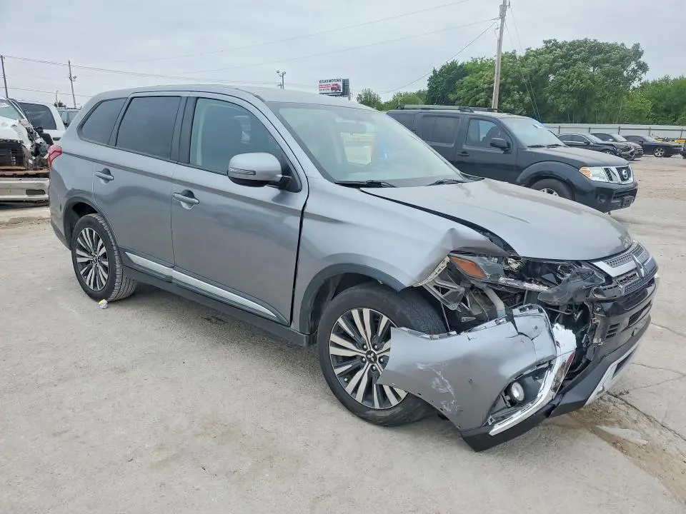 2019 MITSUBISHI OUTLANDER SE  