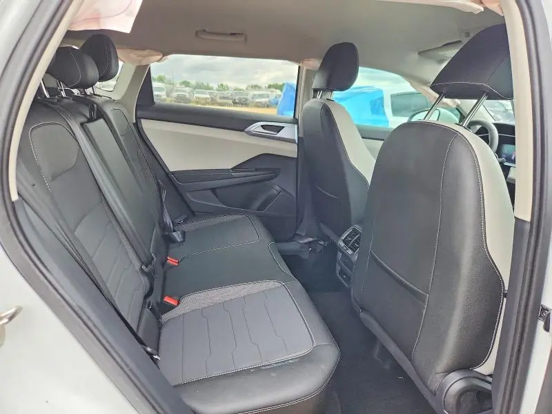 2025 VOLKSWAGEN TAOS SE  