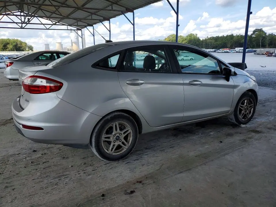 2017 FORD FIESTA SE  