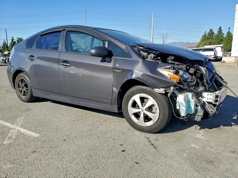 2015 TOYOTA PRIUS   